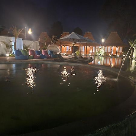 Starlake Villa & Glamping Kubupenlokan Exteriér fotografie